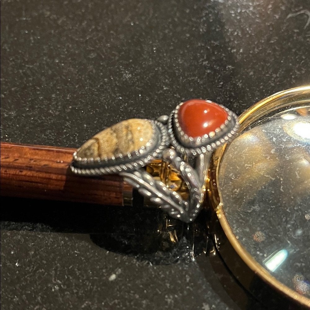 Elegant Silver and Cornelian rust Stone Ring - Picture 4 of 8